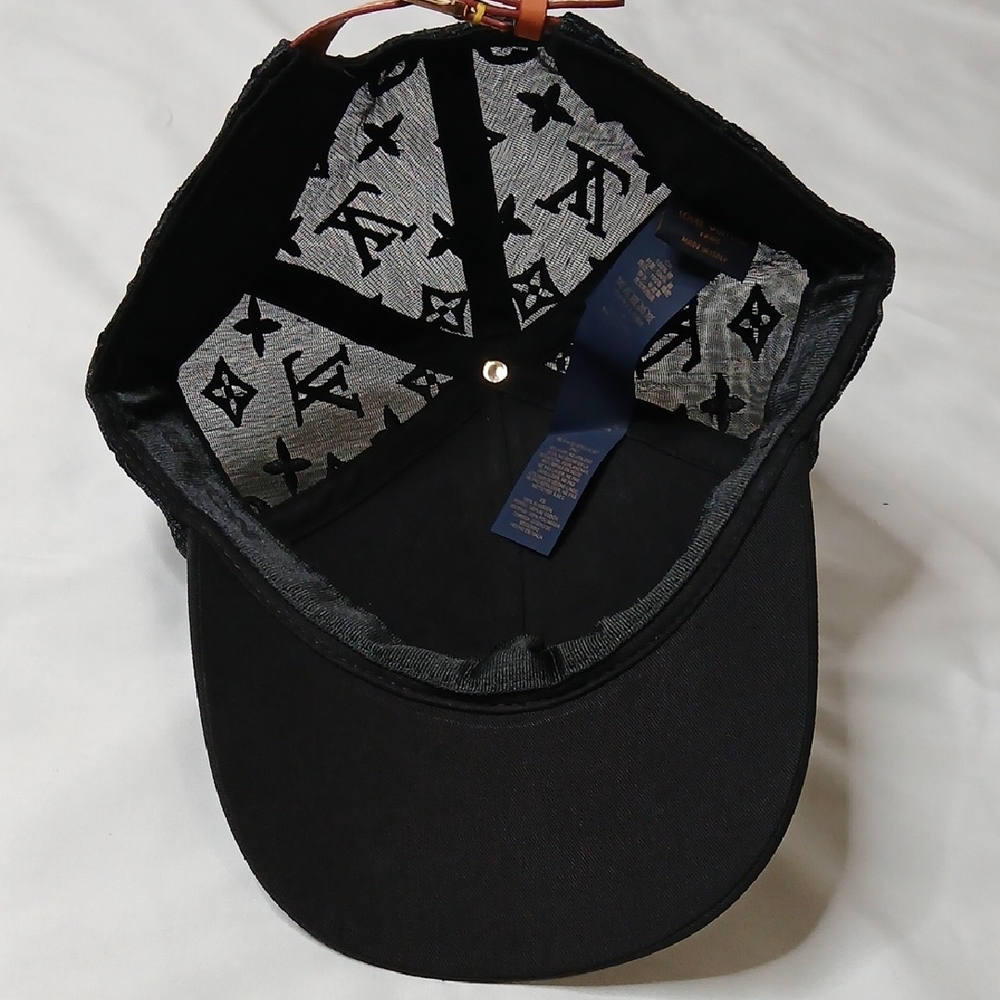 Louis Vuitton Black Monogram Cap - Picture 5 of 7